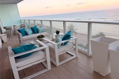 Condo in Hollywood, Florida, 3 bedrooms  № 2002339 - photo 5