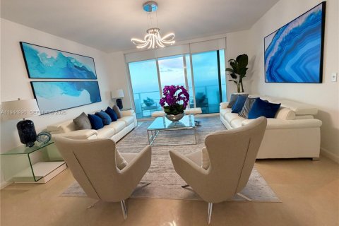 Condo in Hollywood, Florida, 3 bedrooms  № 2002339 - photo 11