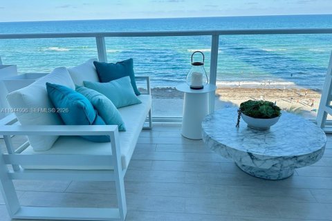 Condo in Hollywood, Florida, 3 bedrooms  № 2002339 - photo 6