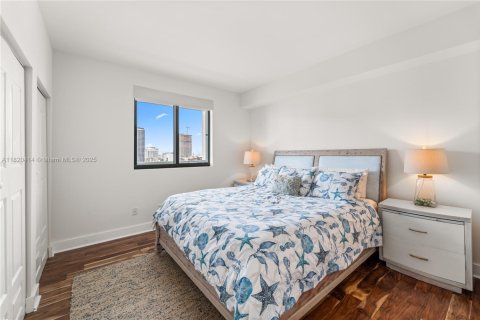 Condo in Miami, Florida, 2 bedrooms  № 1779106 - photo 19
