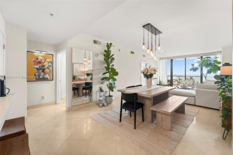 Condo in Miami, Florida, 2 bedrooms  № 1779106 - photo 10
