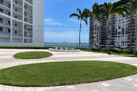 Condo in Miami, Florida, 2 bedrooms  № 1779106 - photo 28