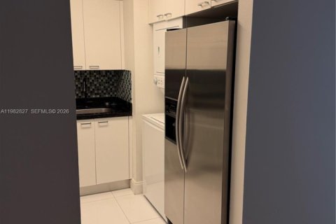 Снять в аренду кондоминиум в Майами, Флорида 1 спальня, 77.39м2, № 2051374 - фото 2