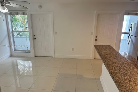 Copropriété à louer à Miami, Floride: 1 chambre, 47.1 m2 № 2153868 - photo 4