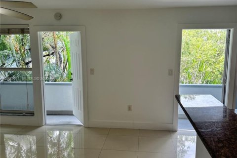 Copropriété à louer à Miami, Floride: 1 chambre, 47.1 m2 № 2153868 - photo 5
