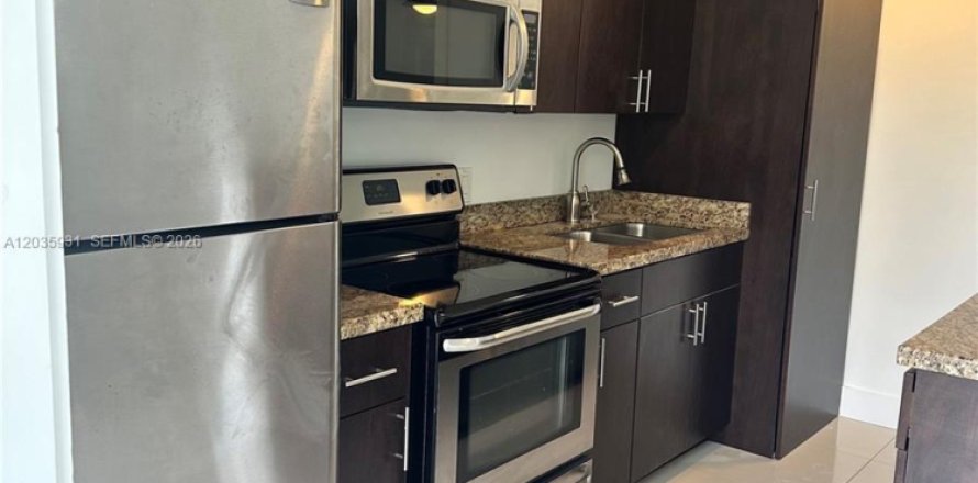 Condo à Miami, Floride, 1 chambre  № 2153868