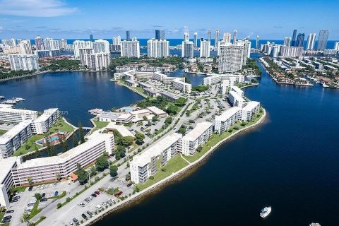 Condo à Aventura, Floride, 1 chambre  № 2039175