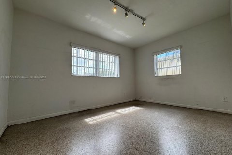 House in Hollywood, Florida 2 bedrooms, 84.91 sq.m. № 1886545 - photo 16