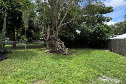 House in Hollywood, Florida 2 bedrooms, 84.91 sq.m. № 1886545 - photo 21