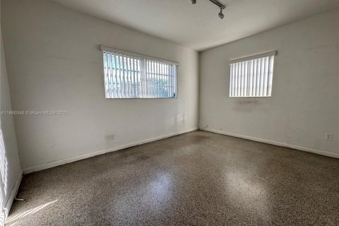 House in Hollywood, Florida 2 bedrooms, 84.91 sq.m. № 1886545 - photo 29