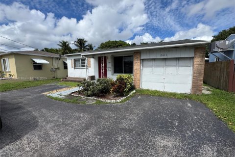 House in Hollywood, Florida 2 bedrooms, 84.91 sq.m. № 1886545 - photo 20