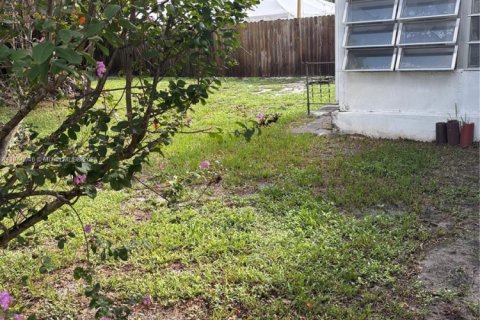 House in Hollywood, Florida 2 bedrooms, 84.91 sq.m. № 1886545 - photo 15