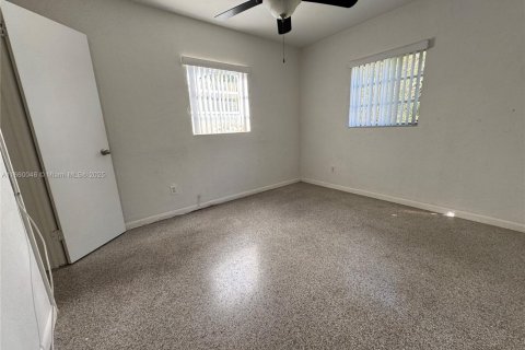 House in Hollywood, Florida 2 bedrooms, 84.91 sq.m. № 1886545 - photo 27