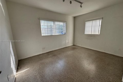 House in Hollywood, Florida 2 bedrooms, 84.91 sq.m. № 1886545 - photo 28