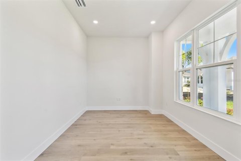 Casa en venta en Sarasota, Florida, 4 dormitorios, 270.72 m2 № 1736297 - foto 10