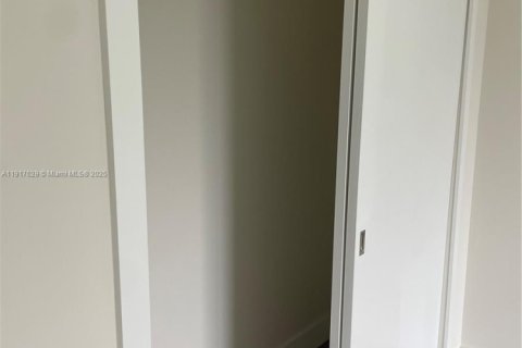 Купить кондоминиум в Холливуд, Флорида 1 спальня, 62.89м2, № 2091331 - фото 5