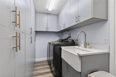 Casa en venta en Coral Springs, Florida, 4 dormitorios, 240.43 m2 № 2042323 - foto 10