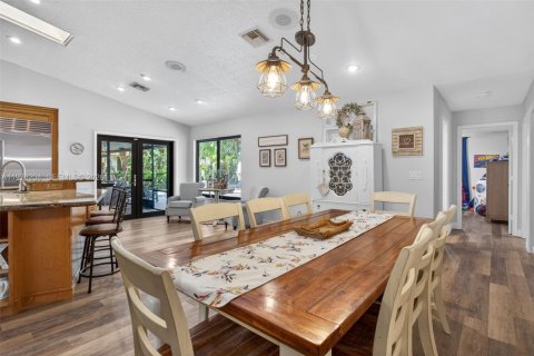 Casa en venta en Coral Springs, Florida, 4 dormitorios, 240.43 m2 № 2042323 - foto 21