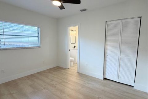 Villa ou maison à vendre à Tampa, Floride: 3 chambres, 106.84 m2 № 2310506 - photo 12