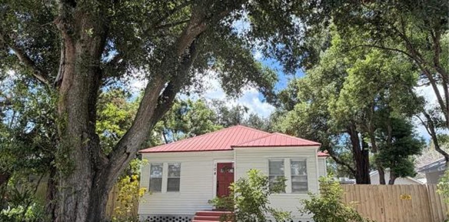 Villa ou maison à Tampa, Floride 3 chambres, 106.84 m2 № 2310506
