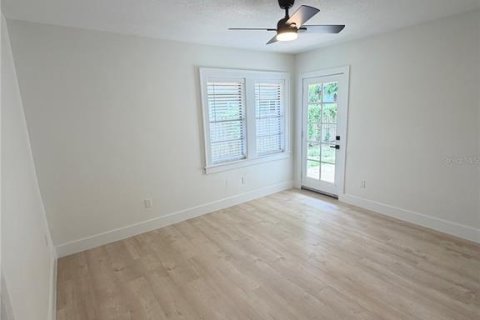 Villa ou maison à vendre à Tampa, Floride: 3 chambres, 106.84 m2 № 2310506 - photo 18