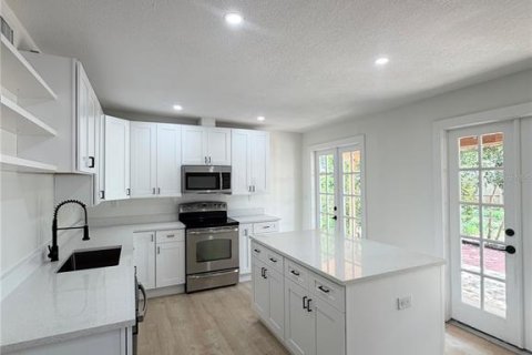 Villa ou maison à vendre à Tampa, Floride: 3 chambres, 106.84 m2 № 2310506 - photo 20