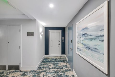 Condo in Hollywood, Florida, 2 bedrooms  № 2261293 - photo 7