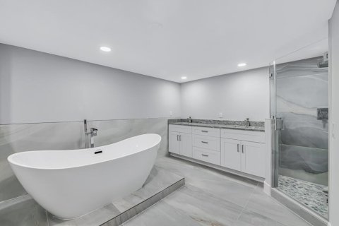 Condo in Hollywood, Florida, 2 bedrooms  № 2261293 - photo 30