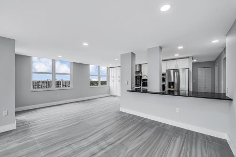Condo in Hollywood, Florida, 2 bedrooms  № 2261293 - photo 15
