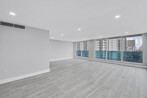 Condo in Hollywood, Florida, 2 bedrooms  № 2261293 - photo 16