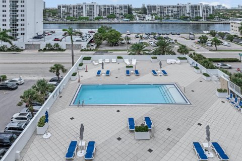 Condo in Hollywood, Florida, 2 bedrooms  № 2261293 - photo 4