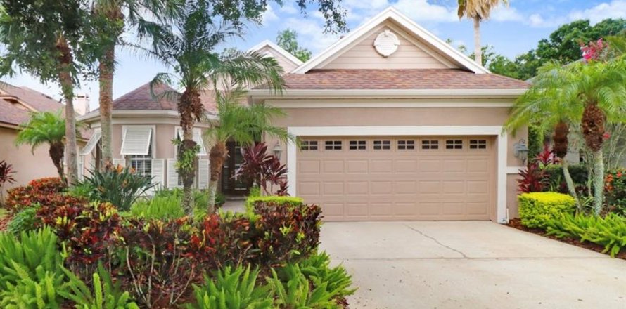 House in Tampa, Florida 3 bedrooms, 204.57 sq.m. № 1822905
