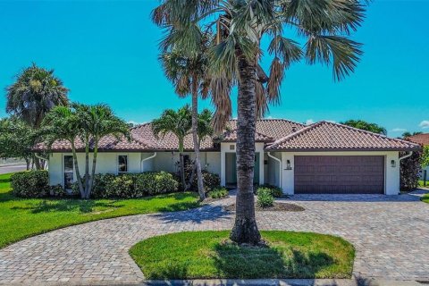 Villa ou maison à vendre à Saint Petersburg, Floride: 4 chambres, 228.91 m2 № 1918882 - photo 1