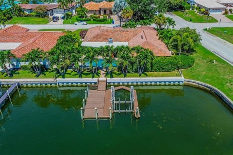 Villa ou maison à vendre à Saint Petersburg, Floride: 4 chambres, 228.91 m2 № 1918882 - photo 10