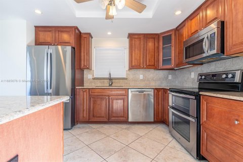 Condominio en alquiler en Hallandale Beach, Florida, 3 dormitorios, 128.11 m2 № 1932547 - foto 4