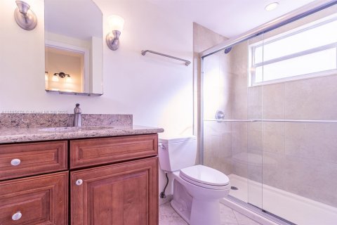 Condominio en alquiler en Hallandale Beach, Florida, 3 dormitorios, 128.11 m2 № 1932547 - foto 25