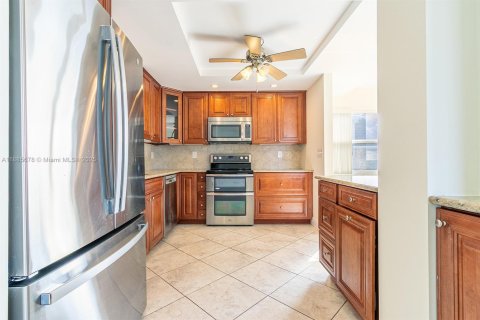 Condominio en alquiler en Hallandale Beach, Florida, 3 dormitorios, 128.11 m2 № 1932547 - foto 8