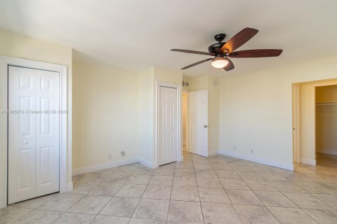 Condominio en alquiler en Hallandale Beach, Florida, 3 dormitorios, 128.11 m2 № 1932547 - foto 21
