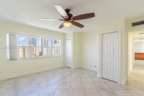 Condominio en alquiler en Hallandale Beach, Florida, 3 dormitorios, 128.11 m2 № 1932547 - foto 22