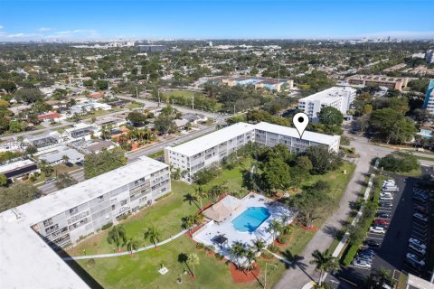 Condo in Hollywood, Florida, 1 bedroom  № 1696514 - photo 26
