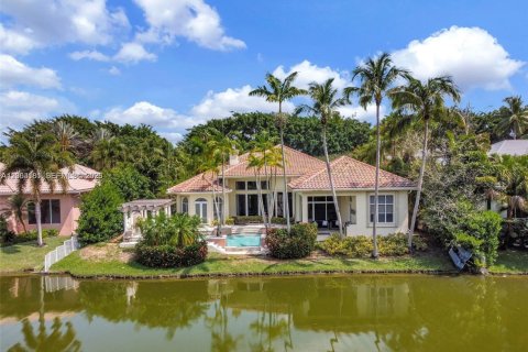 House in Plantation, Florida 4 bedrooms, 335.38 sq.m. № 2066571 - photo 2