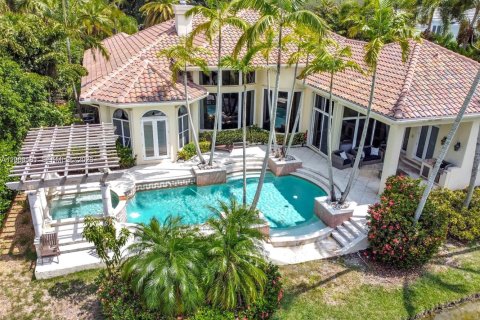 House in Plantation, Florida 4 bedrooms, 335.38 sq.m. № 2066571 - photo 1