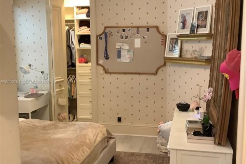 House in Plantation, Florida 4 bedrooms, 335.38 sq.m. № 2066571 - photo 25