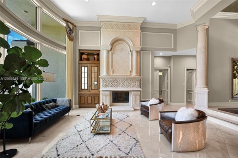 House in Plantation, Florida 4 bedrooms, 335.38 sq.m. № 2066571 - photo 9