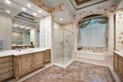 House in Plantation, Florida 4 bedrooms, 335.38 sq.m. № 2066571 - photo 17