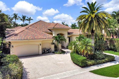 House in Plantation, Florida 4 bedrooms, 335.38 sq.m. № 2066571 - photo 3