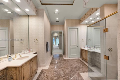 House in Plantation, Florida 4 bedrooms, 335.38 sq.m. № 2066571 - photo 18