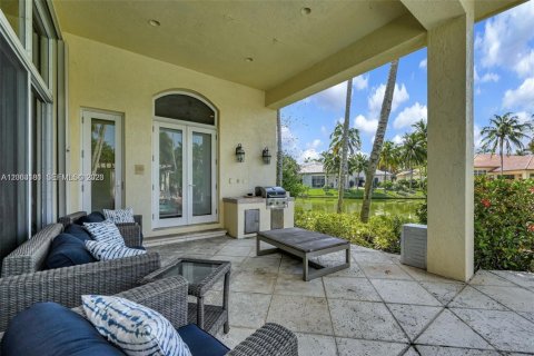 House in Plantation, Florida 4 bedrooms, 335.38 sq.m. № 2066571 - photo 30