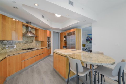 Condominio en venta en Sunny Isles Beach, Florida, 2 dormitorios, 207.64 m2 № 1753648 - foto 11