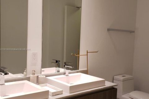 Снять в аренду кондоминиум в Майами, Флорида 1 спальня, 80.27м2, № 1971864 - фото 30